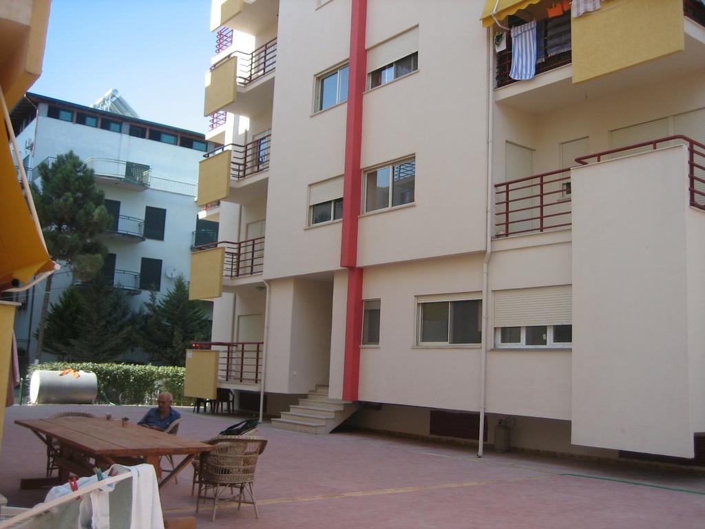 Aldom Apartments Durrës 外观 照片